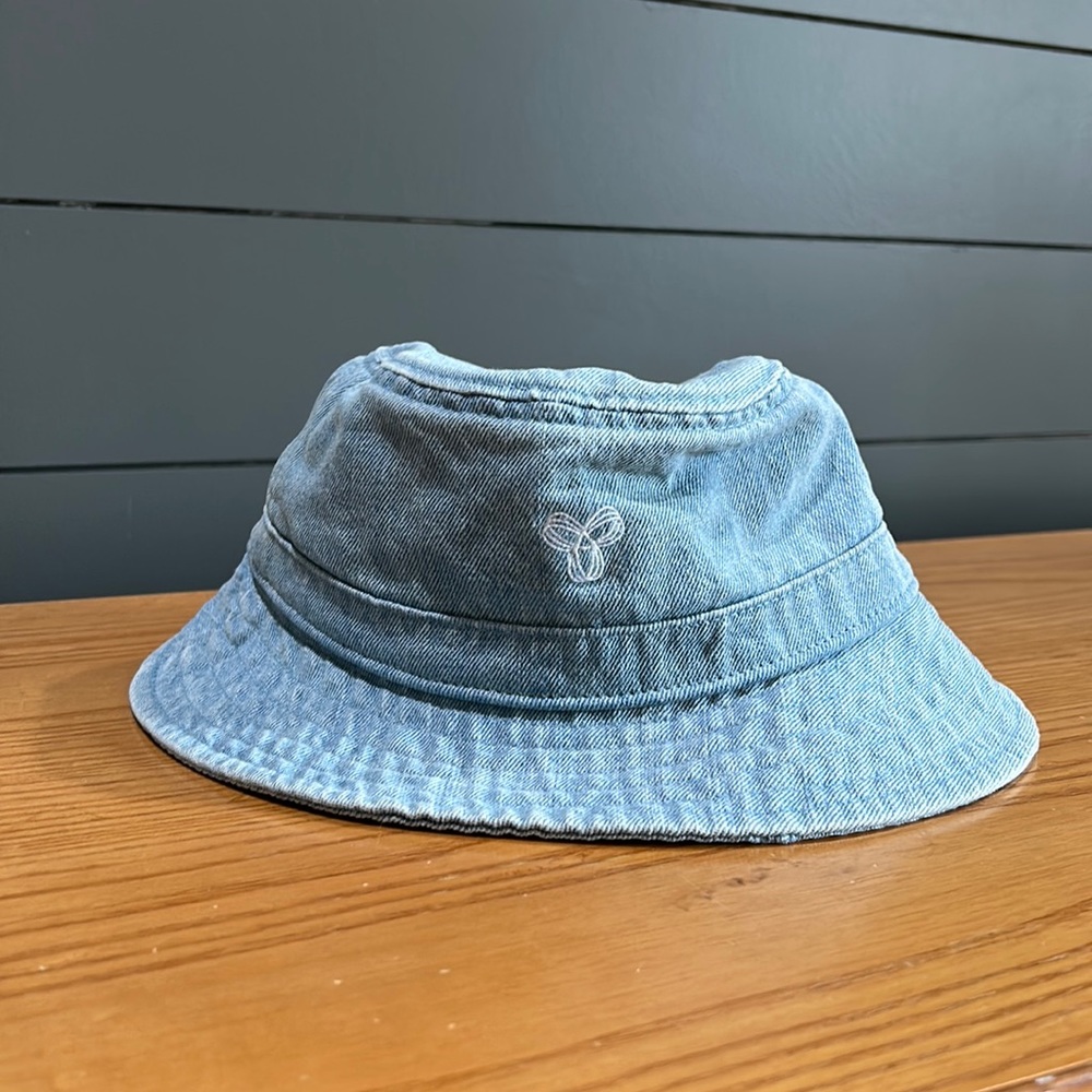 Aritzia TNA Denim Bucket Hat - XS/S